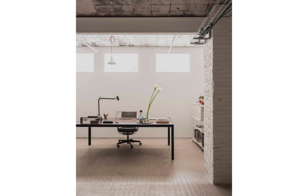 01_PEY_table_system_office_07