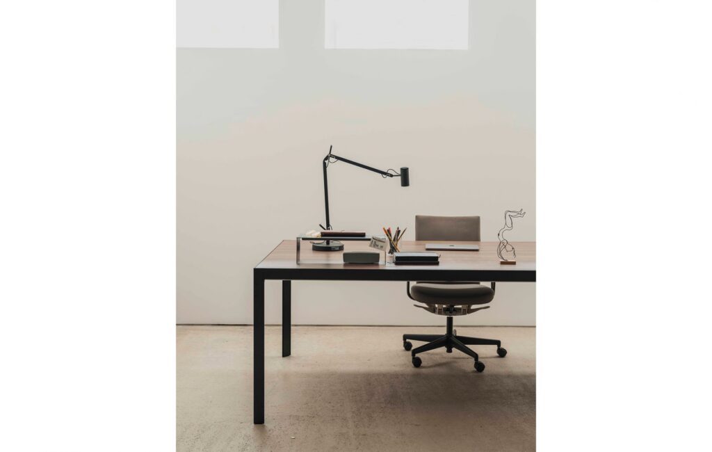 01_PEY_table_system_office_08