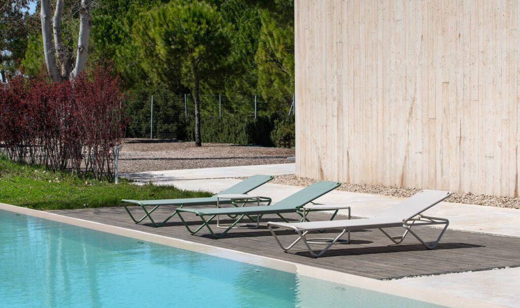 isimar-outdoor-furniture-contemporary-design-sustainable-wire-barceloneta-sun-lounger-header-1