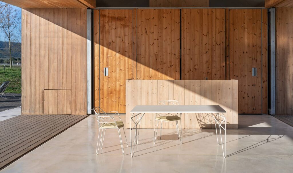 isimar-outdoor-mitjorn-table-contemporary-wire-sustainable-furniture-header