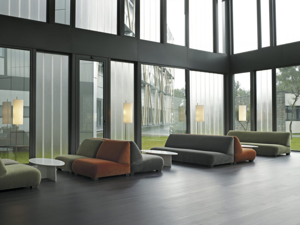 sofa-cadaques-horizontal-StellaRotger-10-ret-x2400-1280x961